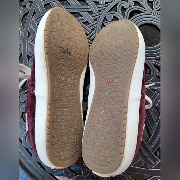 Taos Women's Guest Star Sneakers Size 8 - Picture 9 of 9
